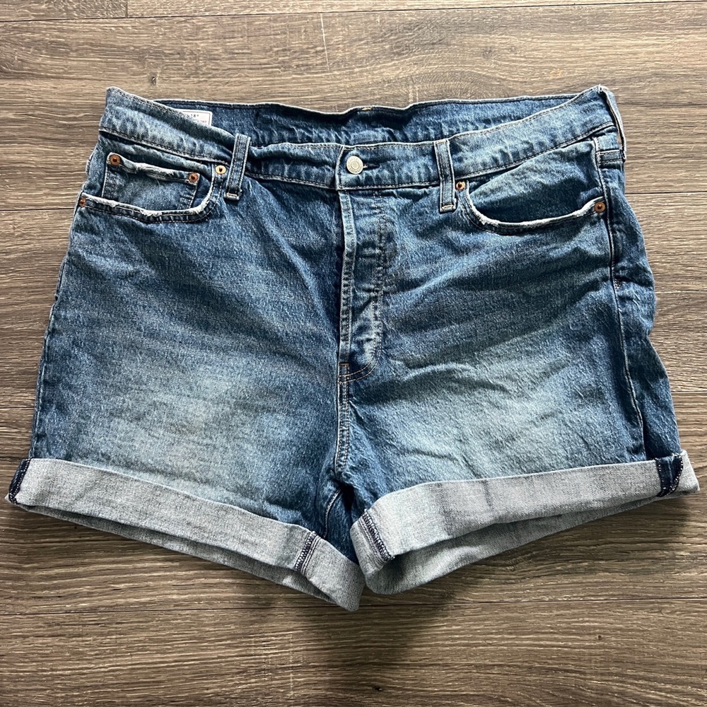 Gap 34. 18R 18 R cheeky mid short high rise stretch blue jean shorts womens